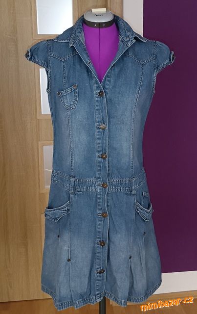 Džínové propínací šaty