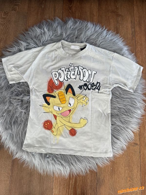 Triko Pokémon vel. 152