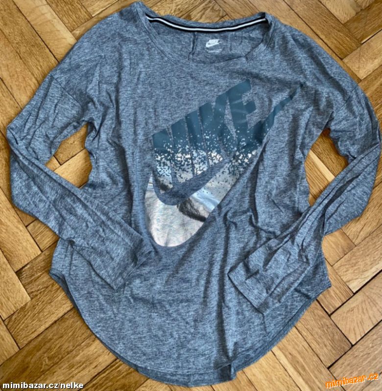 KRÁSNÉ DÁMSKÉ BAVLNĚNÉ TRIKO NIKE S / M