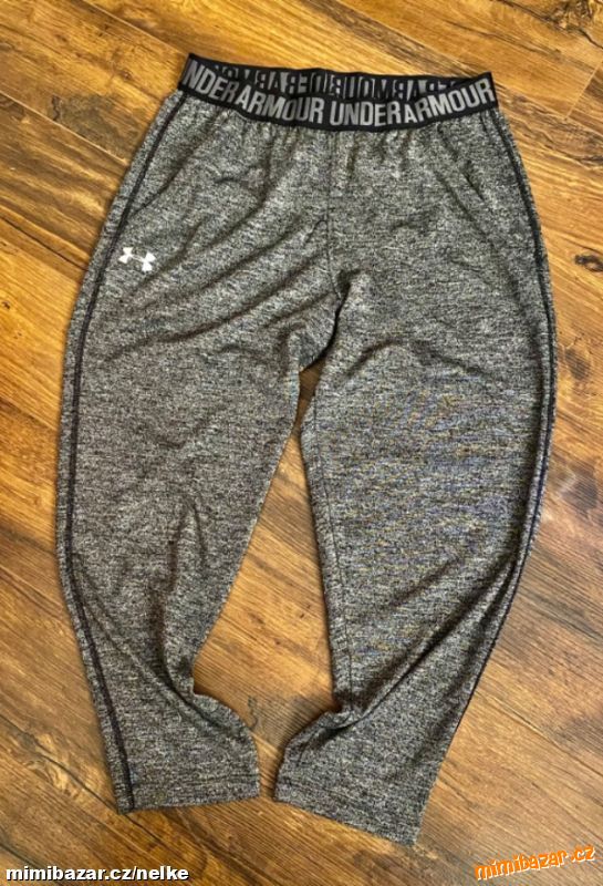 KRÁSNÉ DÁMSKÉ 3/4 TEPLÁKY UNDER ARMOUR S/M