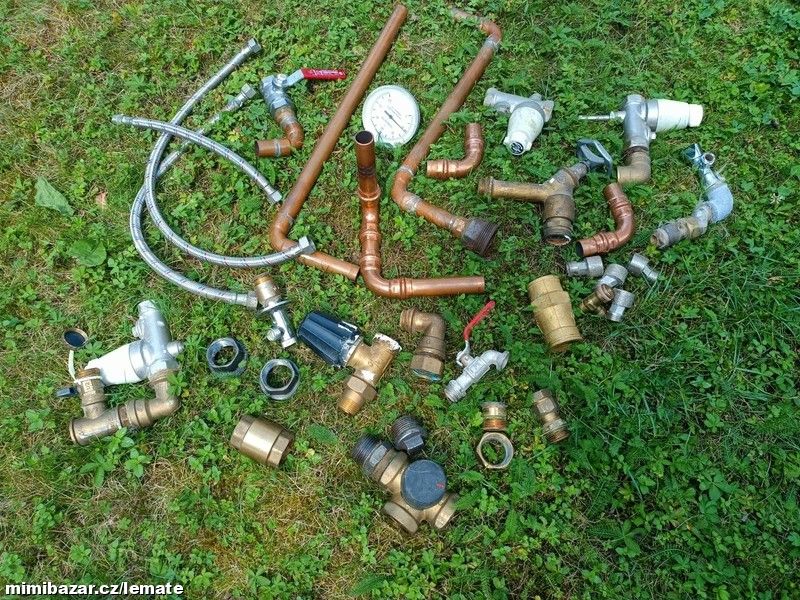SET trubek z mědi, kohoutů, hadiček aj.