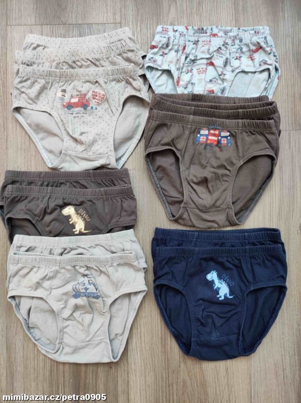 Chlapecké bavlněné slipy vel. 104 (14 kusů)