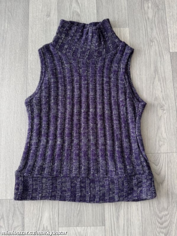 Fialová vesta