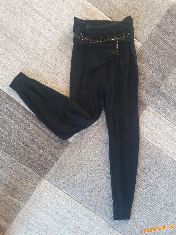 Tepláky /baggy se zlatými cvočkami