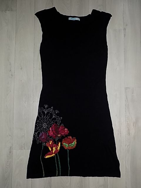 Úpletové šaty Desigual, vel. L