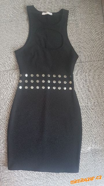 Černé Šaty se stříbrnými puntíky