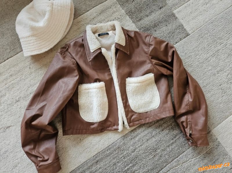 Trendyol kratší bunda koženková hnědá s kožíškovým
