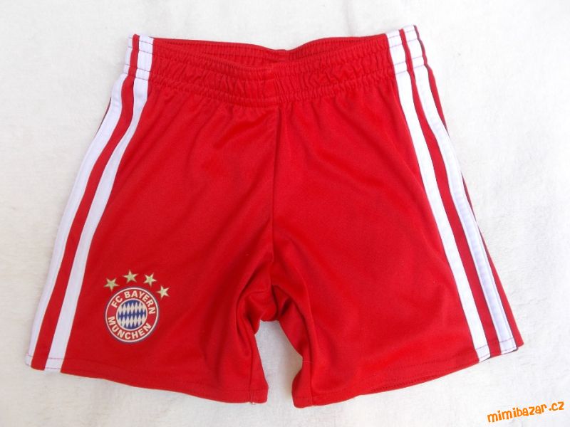  + + SPORTOVNÍ KRAŤASY ADIDAS + + 