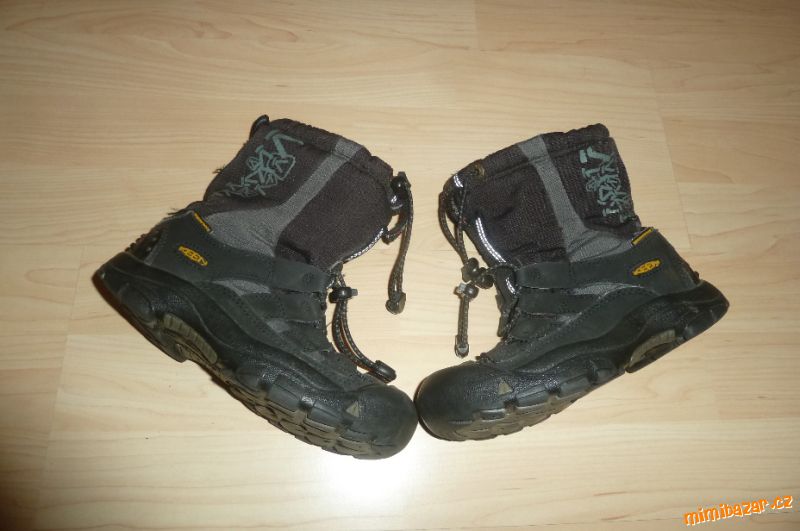 Zimní sněhule Keen vel. 33