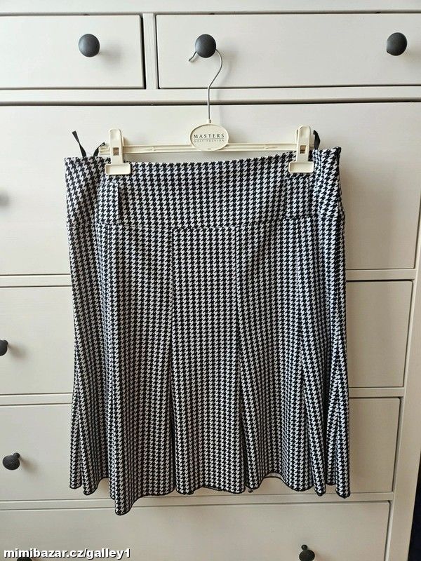 Skládaná sukně, vel. 44