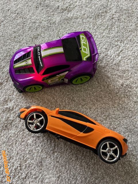 2x auta - sporťáky