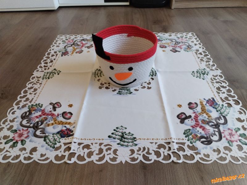 Vánoční ubrus s košíkem