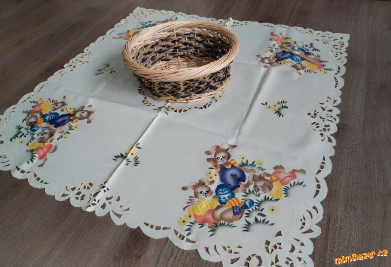 Vánoční ubrus 85x85 cm s košíkem