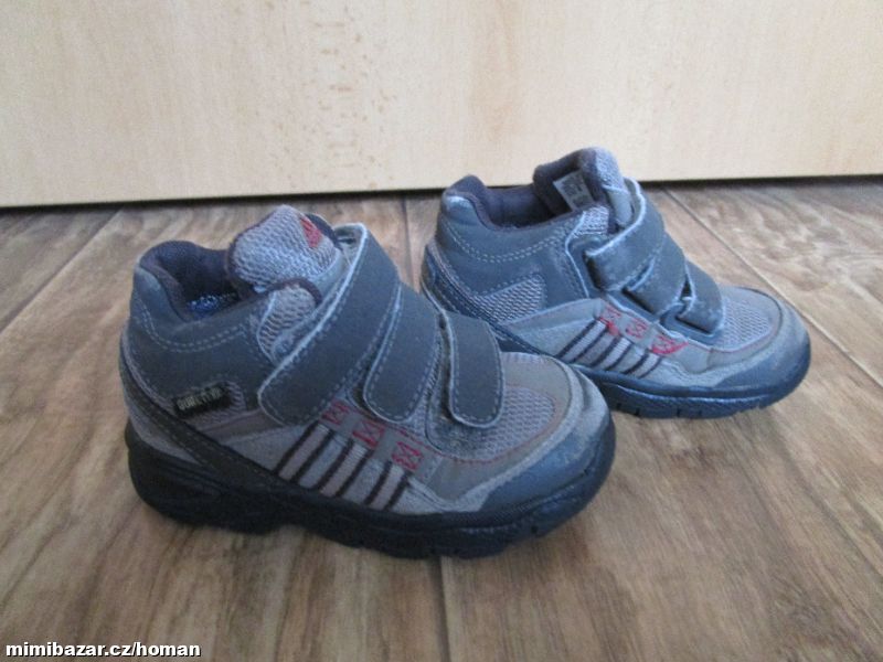 Pěkné kotníčkové boty zn. Adidas - Goretex, č. 23