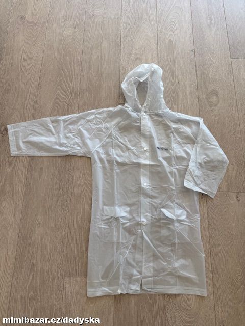 Celopropínací turistická pláštěnka