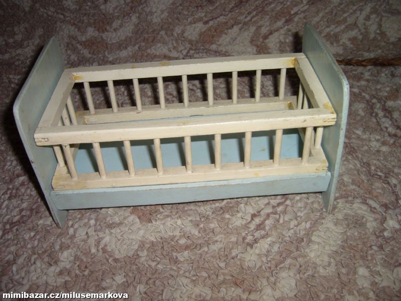 Postýlka pro panenku - retro