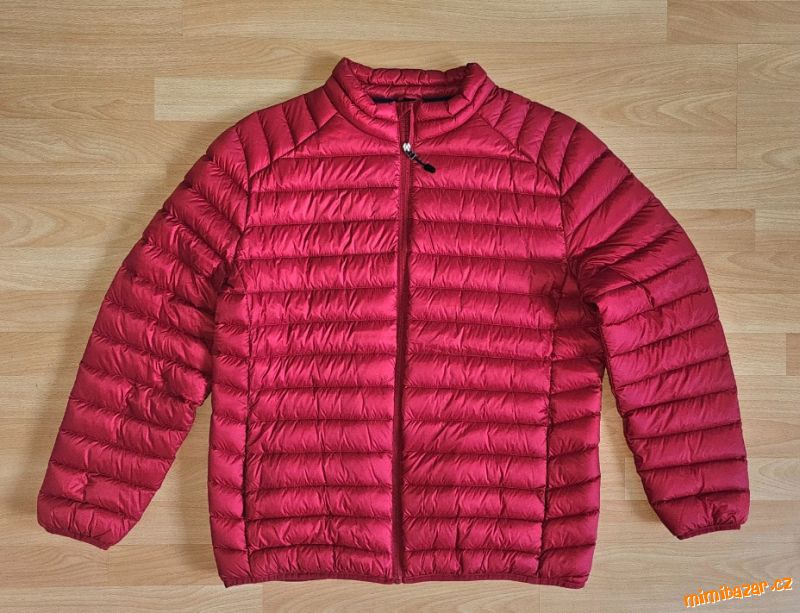 Červená zimní budna