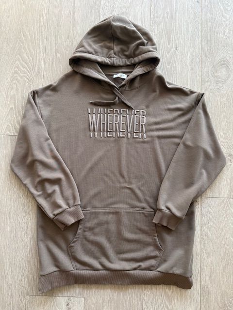 Delší mikina s kapucí