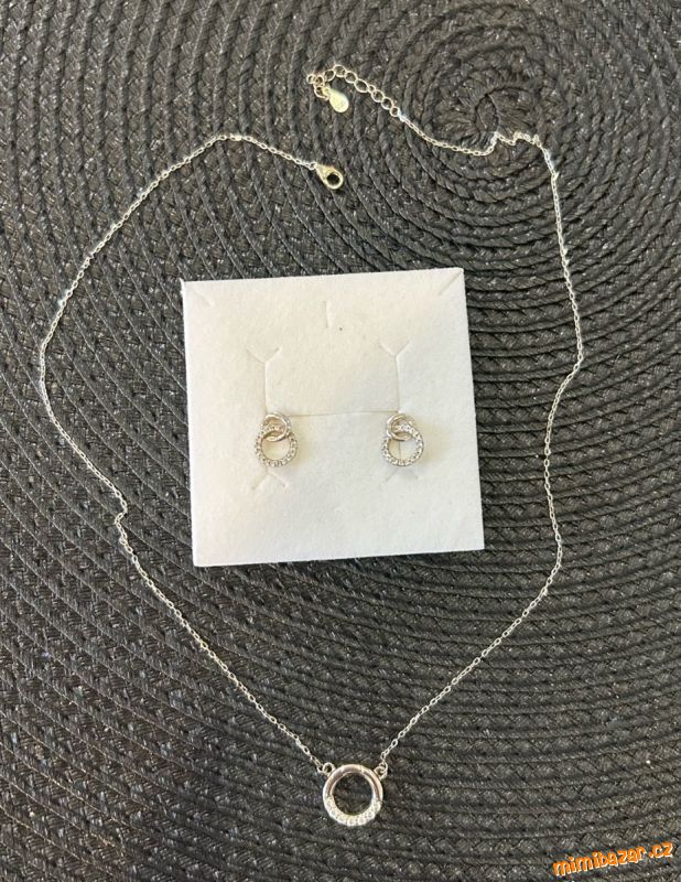 Stříbrný řetízek s přívěskem + náušnice