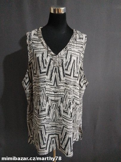 *** ÚŽASNÝ TOPÍK, HALENKA S APLIKACÍ, VEL.52/54 **