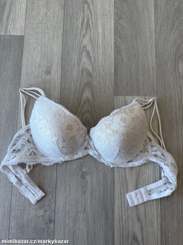 Krajková podprsenka