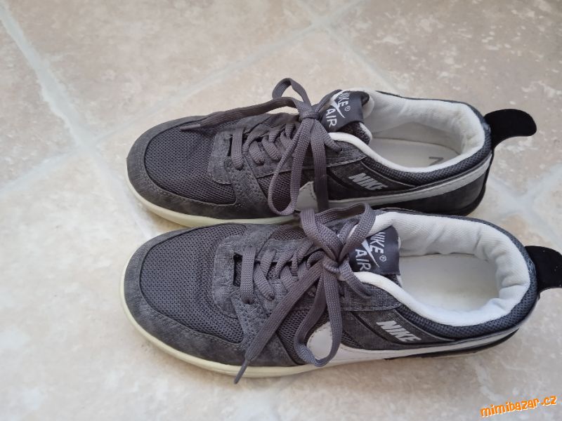 Sportovní boty, botasky Nike