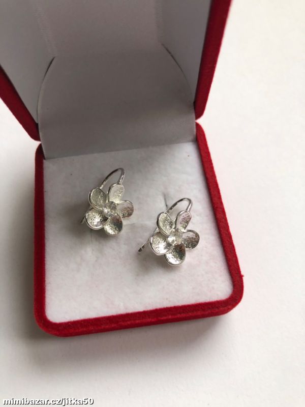 Květinové náušnice se zirkonem SKLADEM