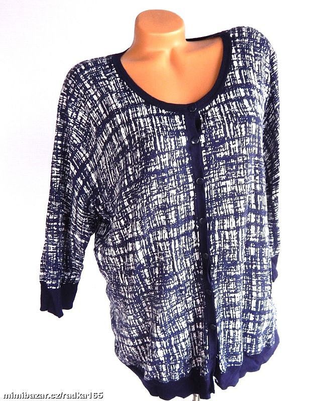 Měkoučký propínací svetřík vel.50