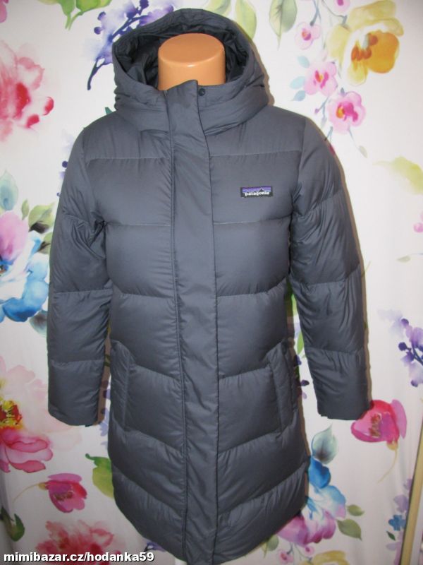 Luxusní péřová parka s kapucí PATAGONIA