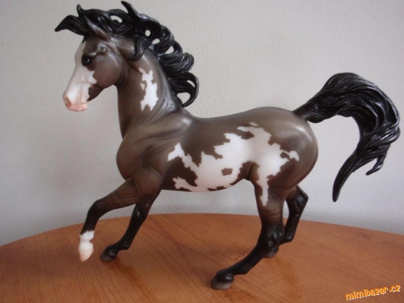 Breyer GRULLO PINTO
