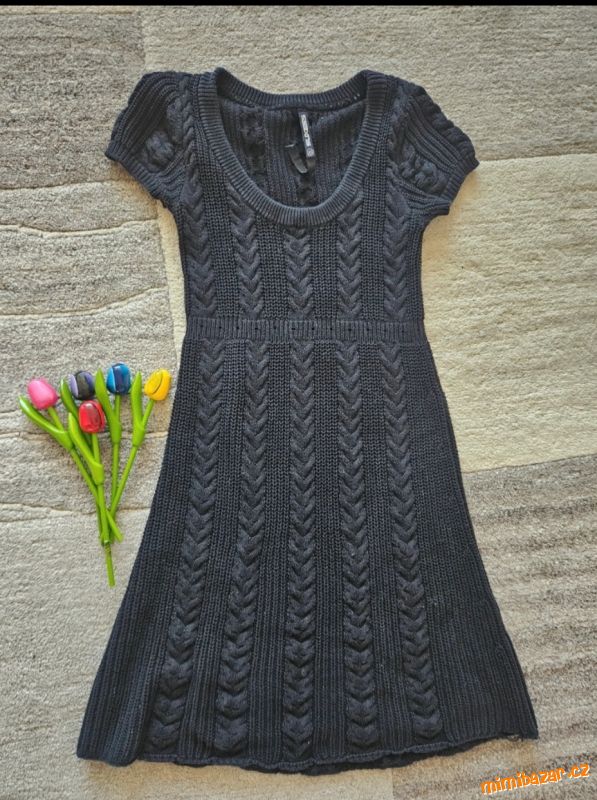 Pletené copánkové černé šaty