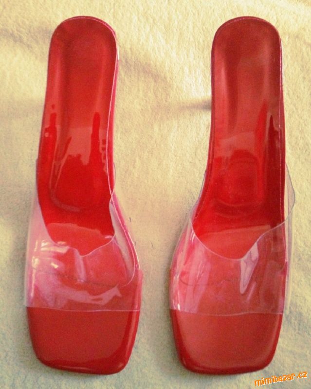 Červené pantofle na podpatku vel. č. 41