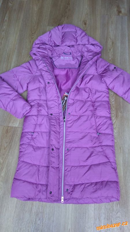 AKCE ALPINE PRO – DÁMSKÝ DLOUHÝ ZIMNÍ KABÁT VEL. M