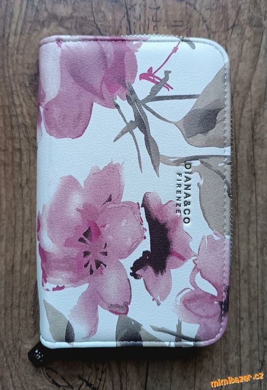 Bílá koženková peněženka s růžovými květy Diana&Co