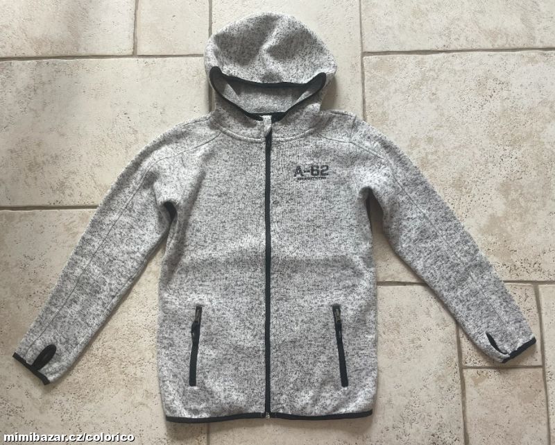 Šedá chlupatá mikina