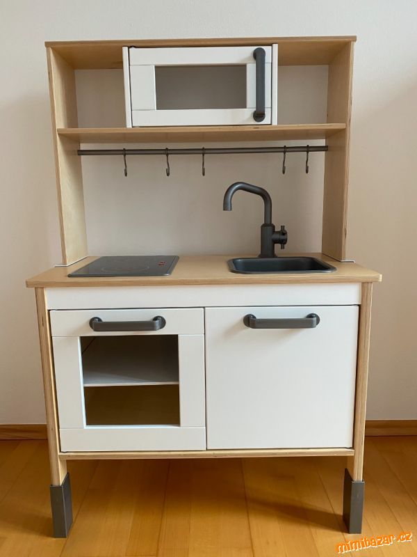 Kuchyňka na hraní IKEA a 7 sad nádobíčka