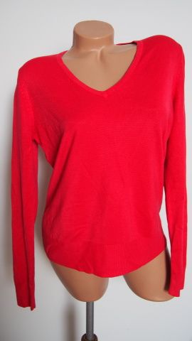 M + S korálový tenký svetřík výstřih do V V.42