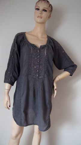 Part two šedé šaty s krajkou V.38