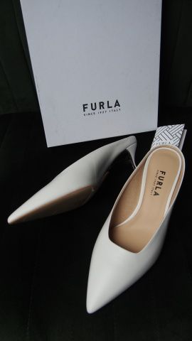 Furla bílé pantofle V.37 Nové - Originál