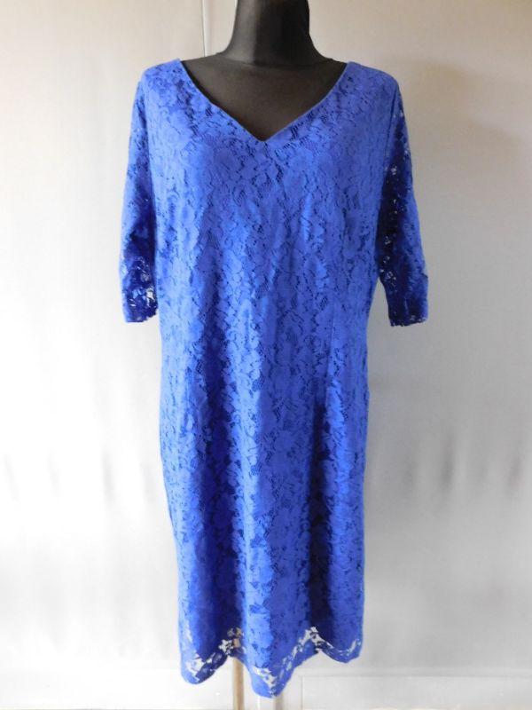 Krajkové šaty BPC 48