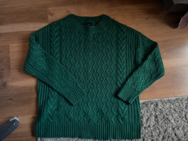 Krásný svetr se vzorem 42/44