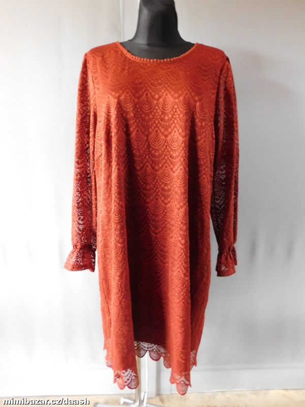 Krajkové šaty BPC 48