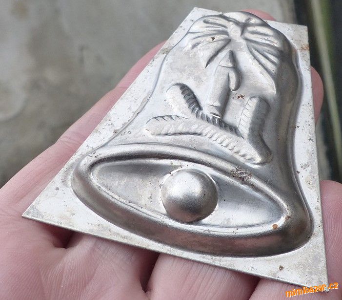 VÁNOČNÍ FORMIČKA ZVONEČEK