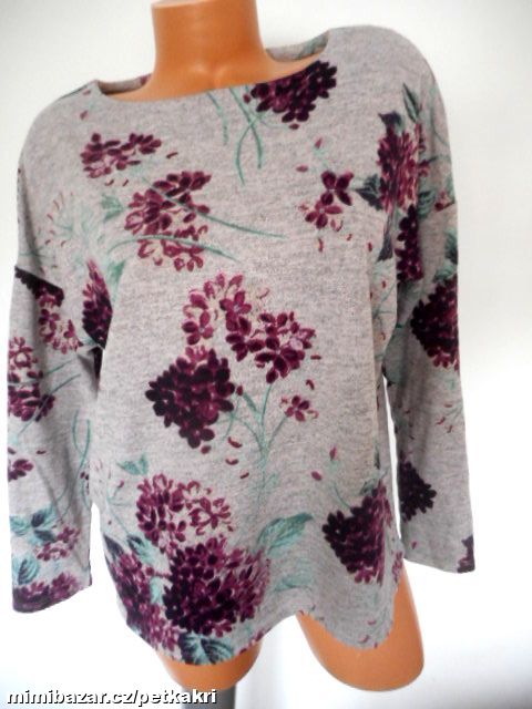 květovaný lehčí svetřík uk 14