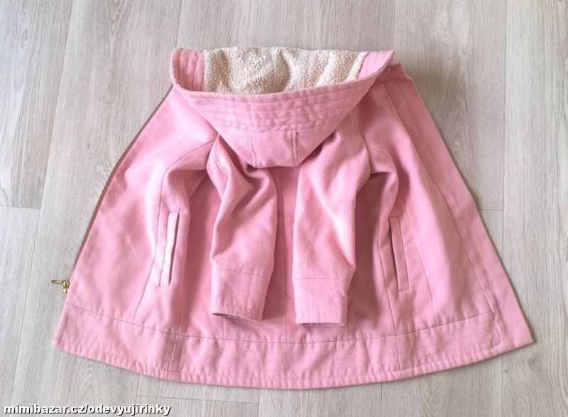 Flaušový kabátek