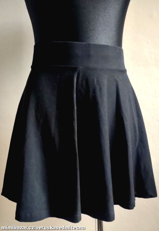 S11 Černá zvonová sukně vel.S/M