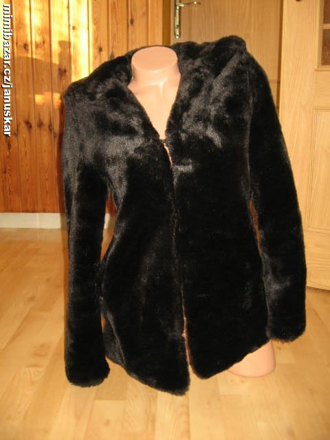 Černý dámský kožešinový kabátek s kapucí PIMKIE