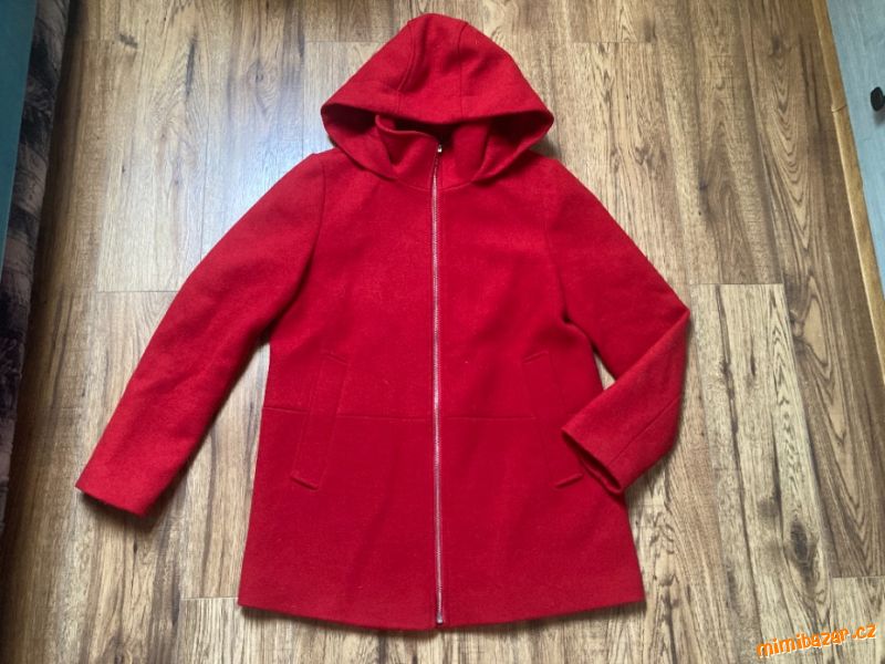 Červený podzimní kabát Esprit (vel. 40/42)