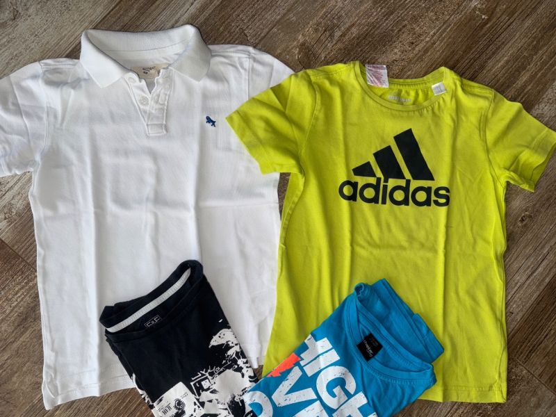 Trička kr. rukáv 134/140 + pyžamo zdarma