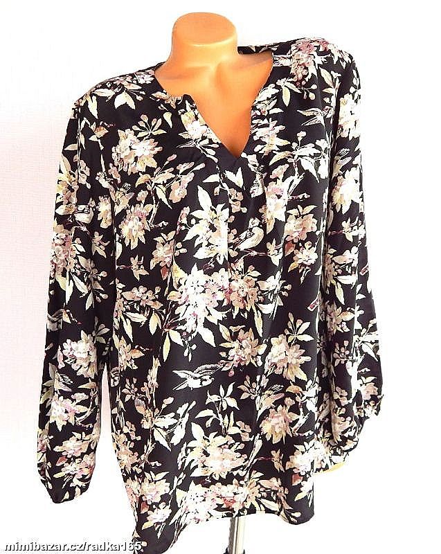 Slabší halenka vel.52